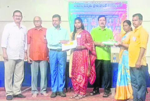 బాలికల చదువు భావితరాలకు వెలుగు 