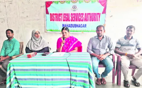 విద్యార్థులు ఉన్నత లక్ష్యంతో చదువుకోవాలి 