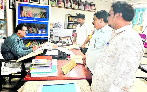 కనిపించని పలు ఎం బుక్‌లు, బిల్లుల ఫైళ్లు 
