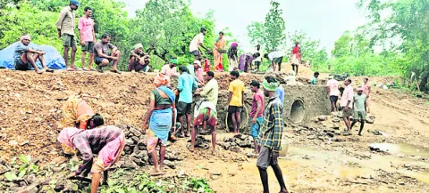 ఒంటేరు వాగుపై కల్వర్టు