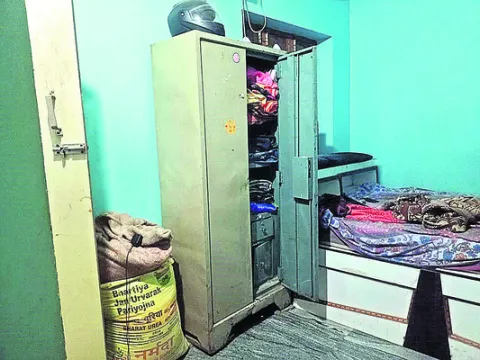 మైదుకూరులో పట్టపగలే చోరీ 