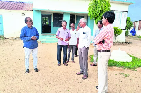 బాధ్యతారహితంగా వ్యవహరిస్తే కఠిన చర్యలు