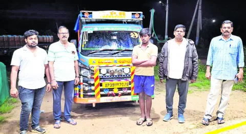 ఇంటి స్థలం వివాదం.. ఇద్దరిపై దాడి 