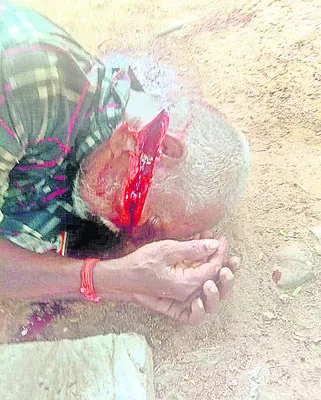 మద్యం మత్తులో కత్తితో దాడి 