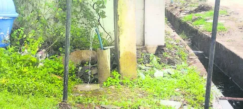 సర్వం లీకేజీలమయం