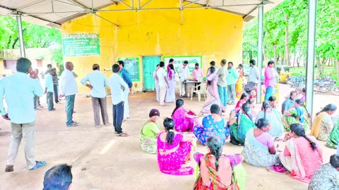 యూరియా కోసం పడిగాపులు