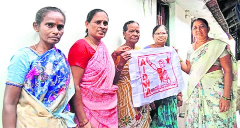 కల్తీ మద్యంపై ఉక్కుపాదం మోపాలి 