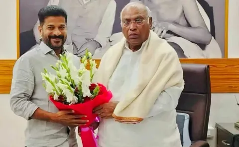 Mallikarjun Kharge Meets Cm Revanth Reddy And Mahesh Goud