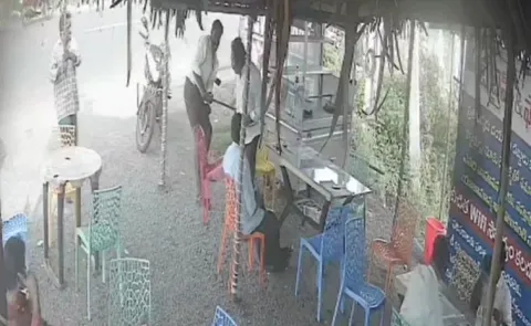 TDP leaders attack YSRCP Sarpanch Nagamalleswara Rao in Guntur District: AP2