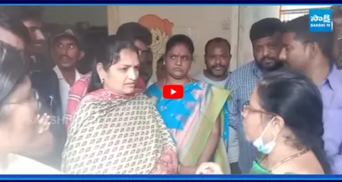 YSRCP Usha Sri charan Visits Kasturba Girls Hostel 4
