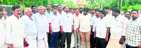 అఖిలా.. చౌకబారు విమర్శలు మానుకో!