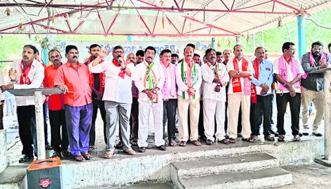 కేంద్ర ప్రభుత్వ విధానాలను తిప్పికొట్టాలి