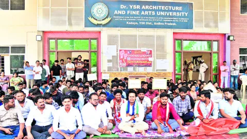 నిరవధిక నిరాహార దీక్షలకు సంఘీభావం 