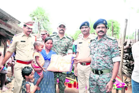 ఆదివాసీల సంక్షేమానికి కృషి