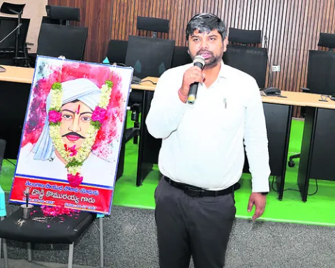 వసతిగృహాల్లో సదుపాయాలు కల్పించాలి