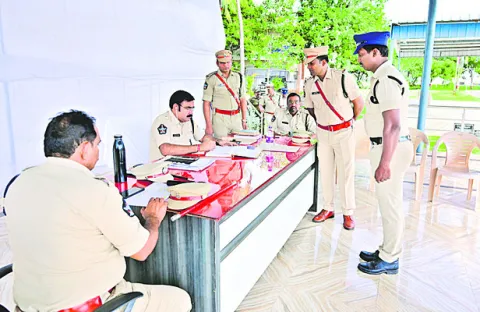 సమస్యలపరిష్కారానికి కృషి 