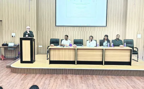 నూతన ఆలోచనా దృక్పథం అవసరం