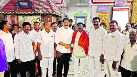 అట్టహాసంగా ప్రమాణ స్వీకారం 