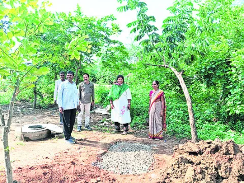 ఇంటి ఆవరణలో ఇంకుడుగుంత తప్పనిసరి 