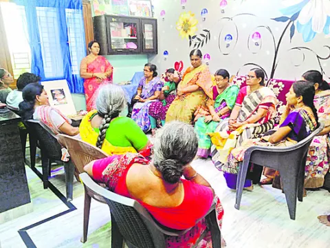ఆడపిల్లల ఆస్తిహక్కు కోసం పోరాడిన సూర్యావతి 