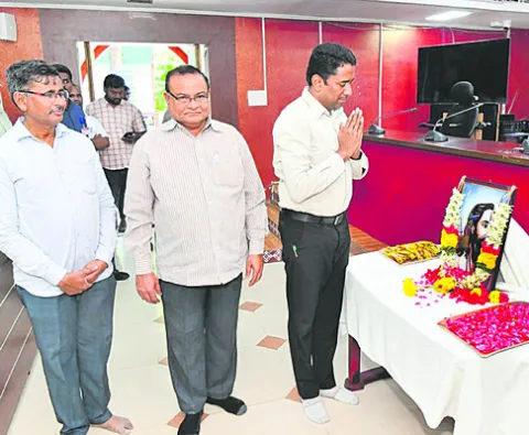 అల్లూరి పోరాట పటిమ స్ఫూర్తిదాయకం 