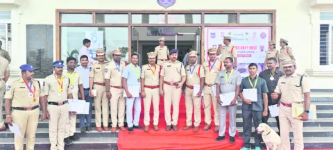 రాష్ట్రస్థాయిలోనూ సత్తా చాటాలి : ఎస్పీ 
