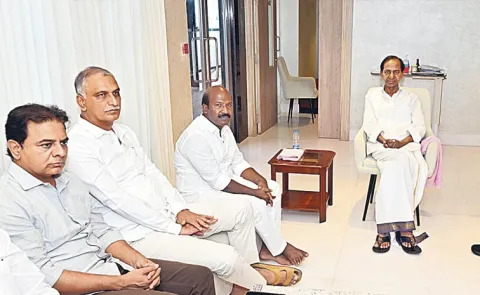 KCR Meeting With BRS Leaders At Yashoda Hospital