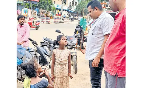 Manuguru teacher help to girl for education