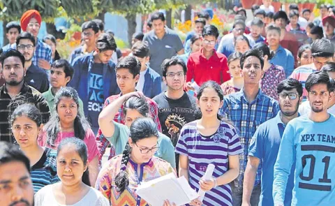 Students angry over the stance of the Council of Higher Education