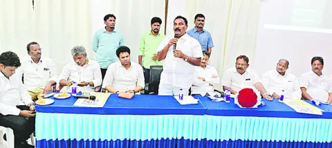 ప్రభుత్వ వైఫల్యాలను ప్రజల్లోకి తీసుకెళ్లాలి 