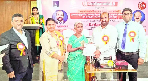 స్వయం ఉపాధితో అభివృద్ధి చెందాలి 