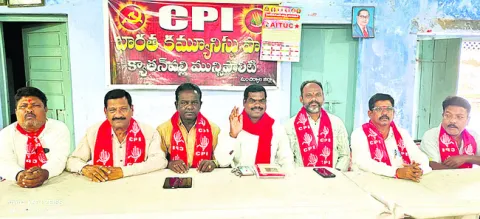 రోడ్డు ప్రమాదం..   పశువుల యజమానిపై కేసు