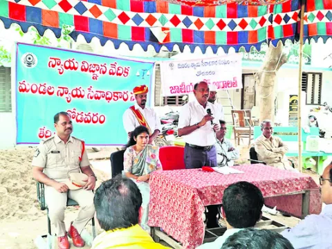 మెగా లోక్‌ అదాలత్‌లో 1076 కేసుల పరిష్కారం 