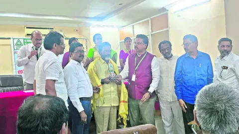 ఆదర్శ