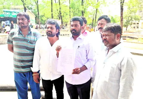 వైఎస్సార్‌సీపీ నాయకులకు స్విమ్స్‌లో వైద్య పరీక్షలు 