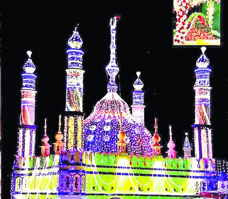 పెద్దదర్గాకు ఉత్సవ శోభ 