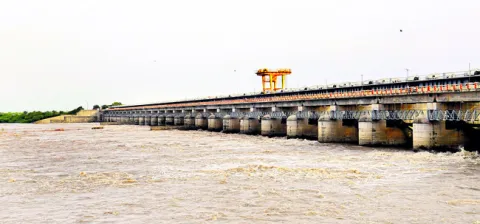 దిగువకు వే‘గంగా’.. 