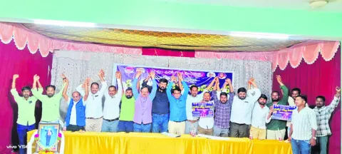 ఖాళీగా ఉన్న ఉద్యోగాలను తక్షణమే భర్తీ చేయాలి
