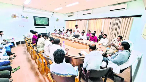 స్నాతకోత్సవాన్ని అడ్డుకోవద్దు