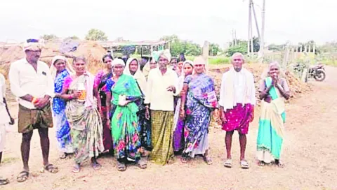 రైతుల మాట అబద్ధం.. కాదు పోలీసులదే తప్పు!