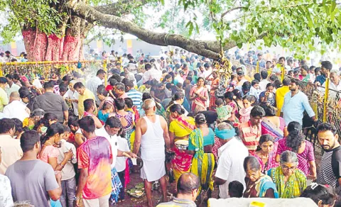 Vellulla Yellamma Temple In Metpally