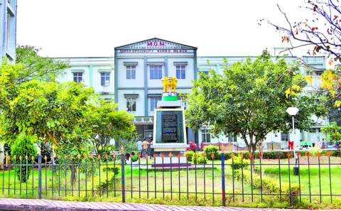 ఎంజీఎంలో ఏసీబీ అధికారులు?