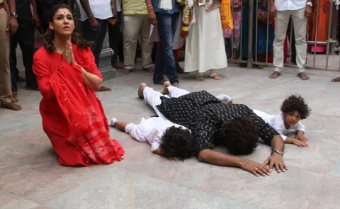 Nayanthara And Vignesh Shivan Visit Palani Swamy Temple