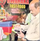 నిషేధిత ప్లాస్టిక్‌ విక్రయిస్తే  దుకాణాలను సీజ్‌ చేస్తా