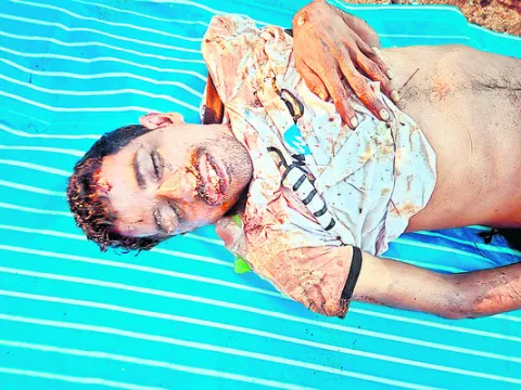 లోయలో పడి గుర్తు తెలియని వ్యక్తి ..