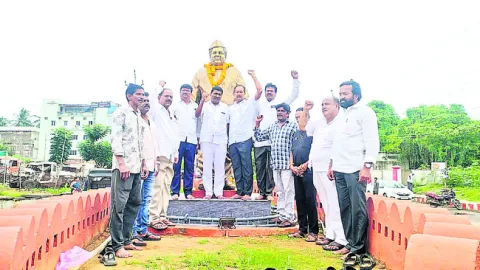 తహసీల్దార్‌ కార్యాలయంలోనికి వర్షపు నీరు 