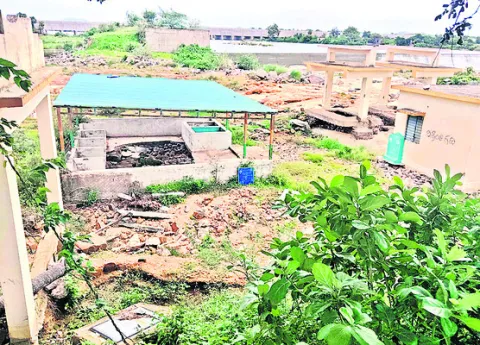మరమ్మతులేవి?