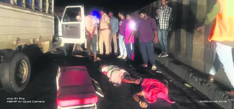 రోడ్డు ప్రమాదంలో  ఇద్దరి మృతి
