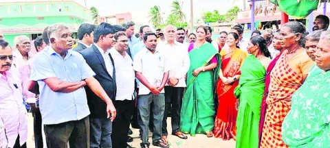 రైతులకు  న్యాయవాదుల అండ 
