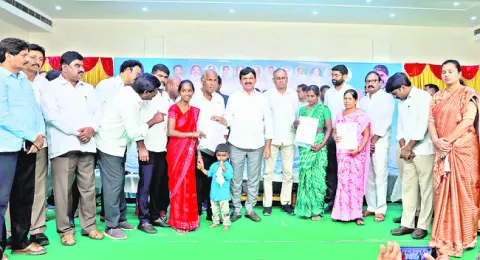 ఎవరూ నిరాశ చెందొద్దు